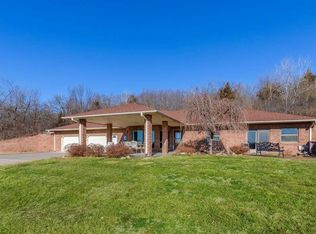 15550 Aldrich Ln, Perry, KS 66073