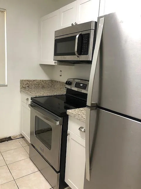 1 bed, 700 sqft, $1,750 — Photo 4