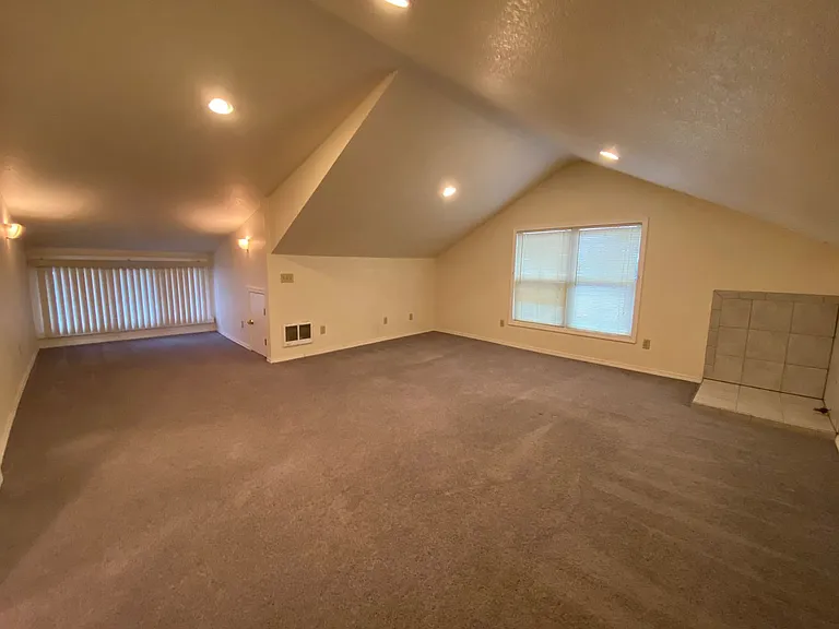 425 NE 70th Ave #1 — Photo 10