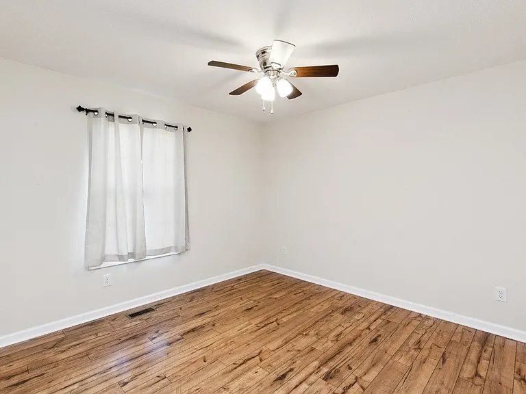 1419 Leaf Ln — Photo 17