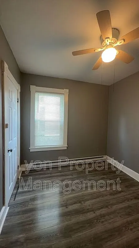2 bed, 1.0 bath, $1,375 — Photo 4