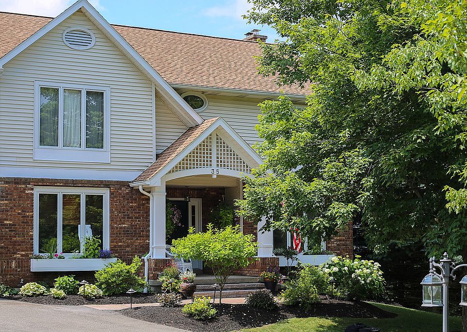 1st image of 35 King Point Cir N