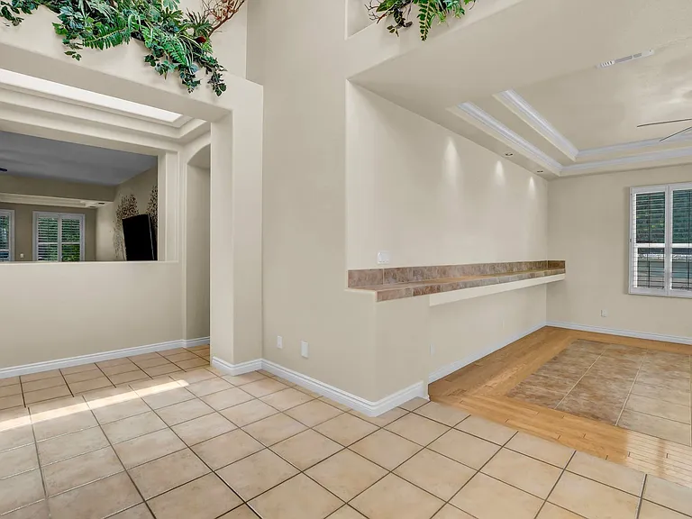 9101 Crystal Lake Ct — Photo 10
