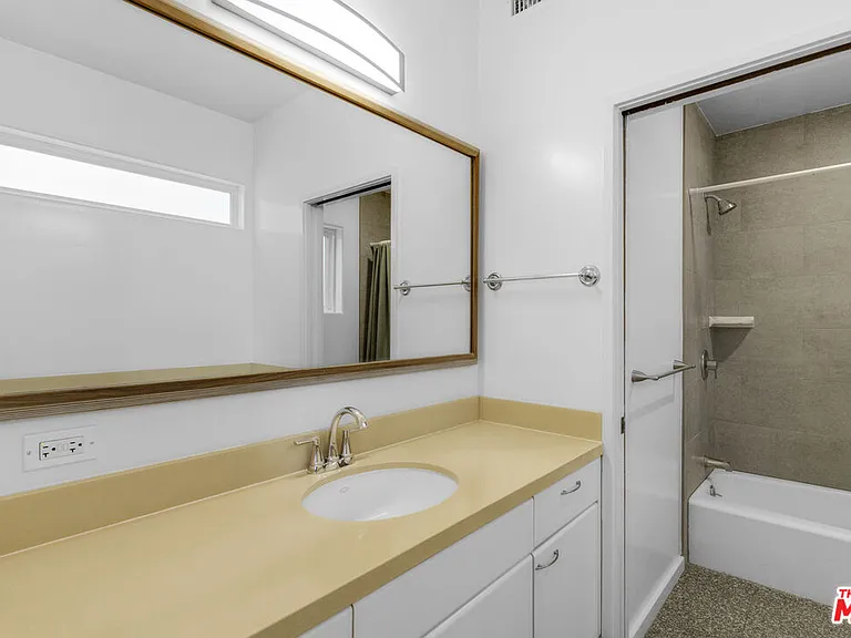 115 Galleon St #B — Photo 15