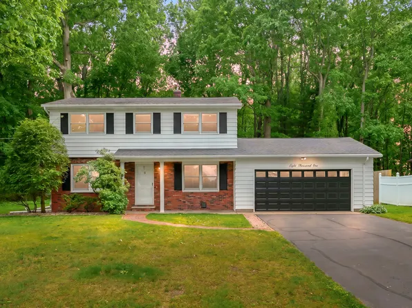 8001 Greenfield Shores Dr, Scotts, MI 49088