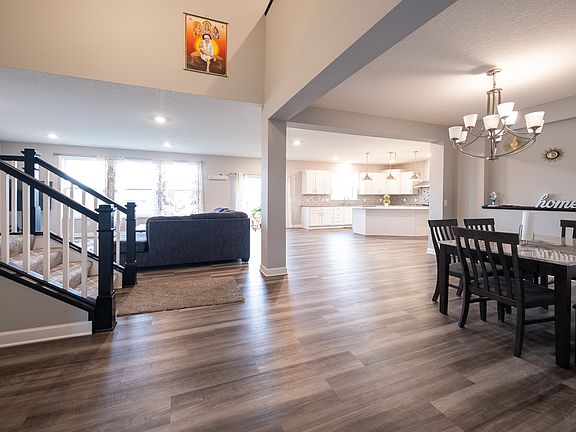 2nd image of 8353 Abercrombie Ln