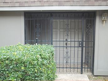 1st image of 2910 Nottingham Ln