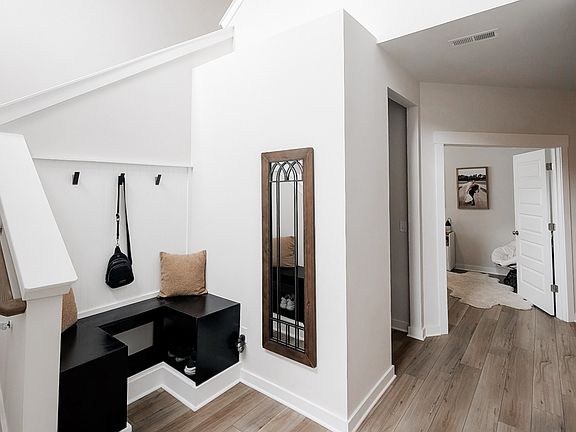 4th image of 217 Goldfinch Rd