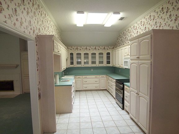 4th image of 121 Aransas Ave