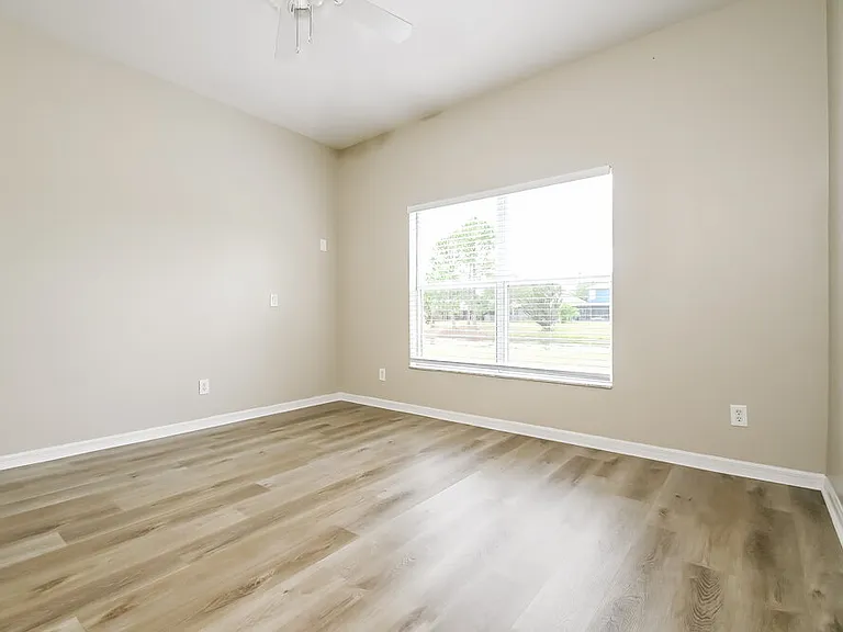 7859 Bristol Park Dr — Photo 8