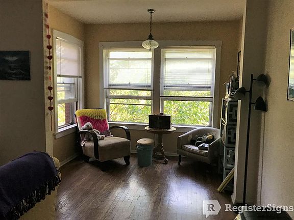 4th image of 4752 N Malden St