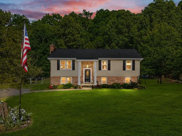 10242 Charles St, La Plata, MD 20646