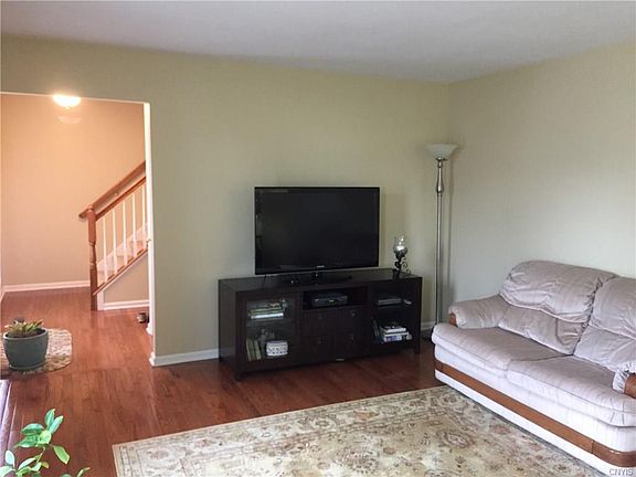 4th image of 5561 Bingley Ln