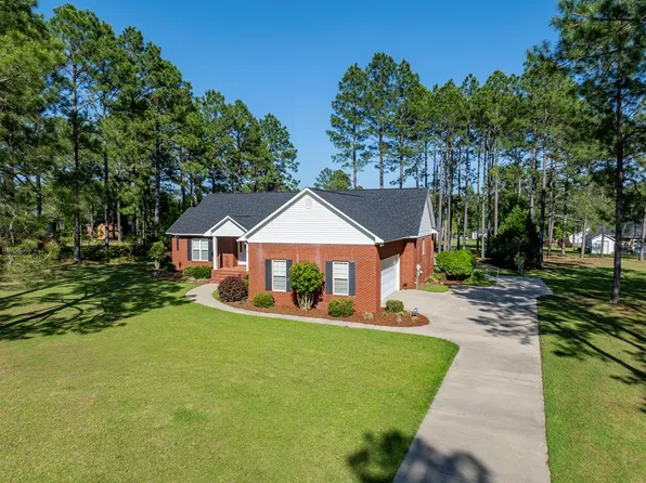 104 Creekwood Cir, Sylvester, GA 31791
