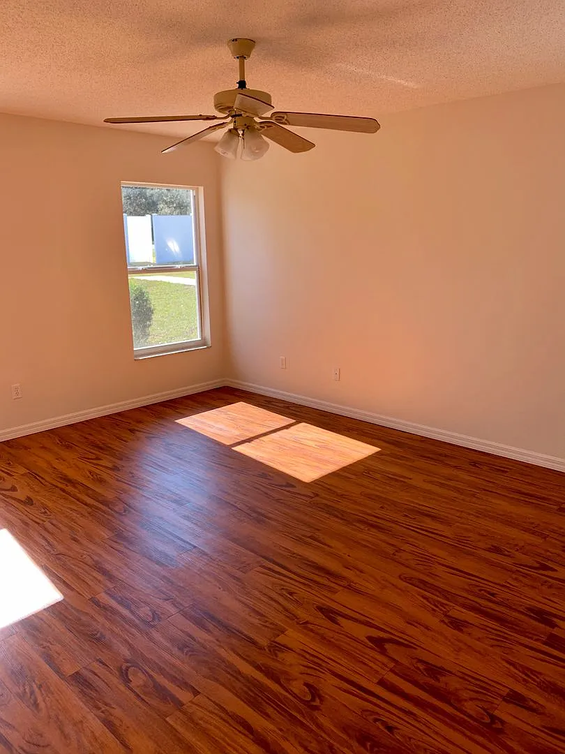 3 bed, 2.0 bath, 1471 sqft, $2,100 — Photo 4
