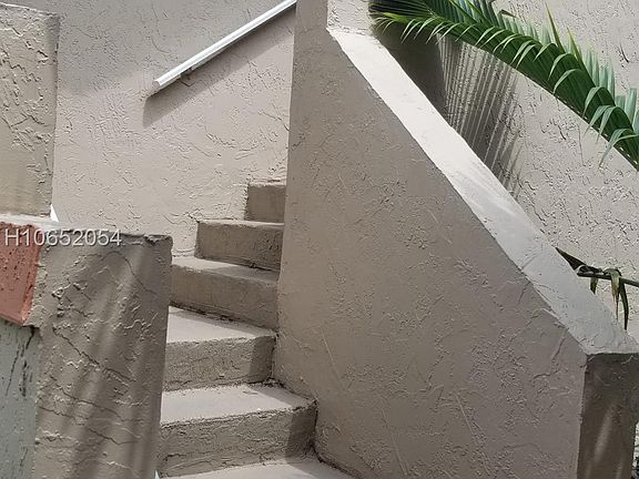 2nd image of 333 SW 86th Ave APT 203