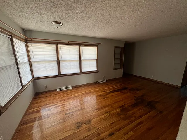 252 Losey St — Photo 3