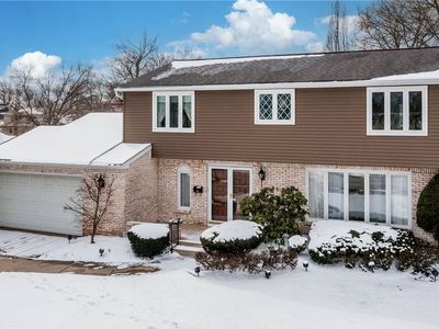 27 Summerview Rd, Williamsville, NY, 14221
