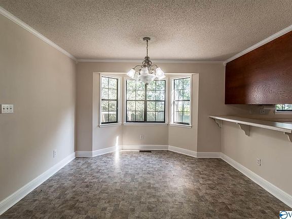 5th image of 105 Kristen Ln