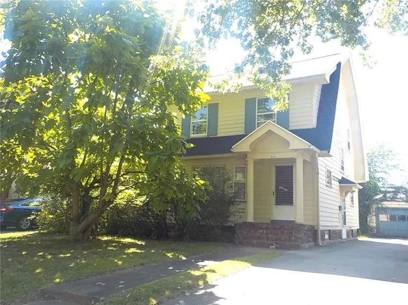 329 Somershire Dr, Rochester, NY 14617