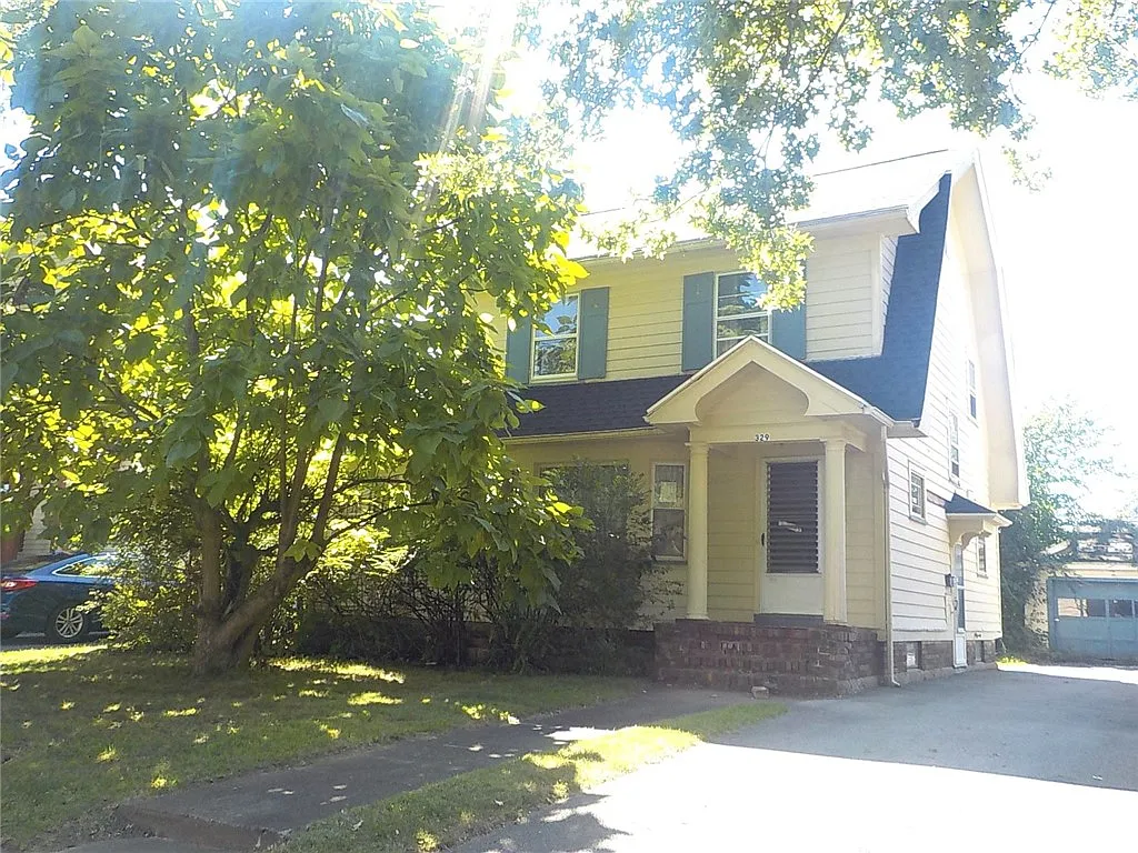 329 Somershire Dr photo 1