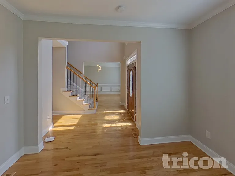 2205 Washington Dr — Photo 17