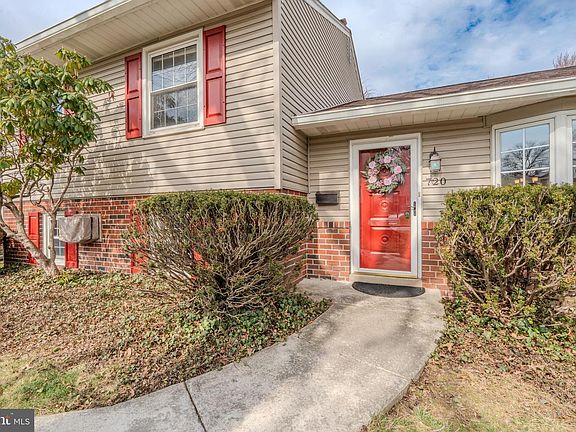 3rd image of 720 Evans Rd