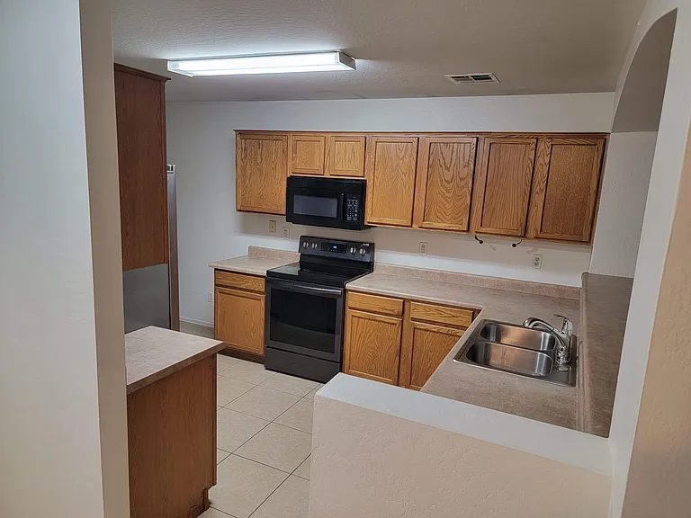 10531 W Papago St — Photo 5