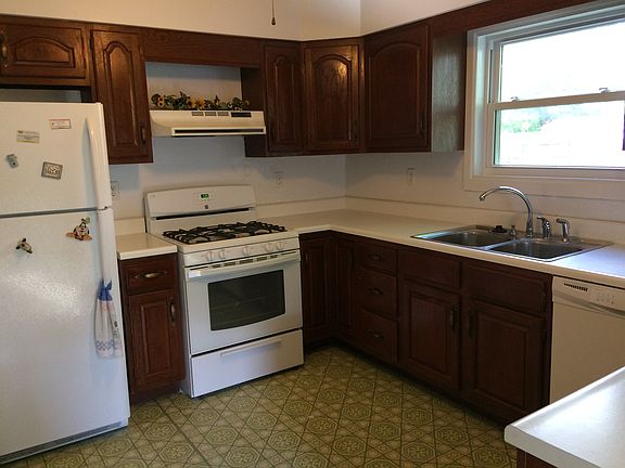 5th image of 71 Lilac Ln