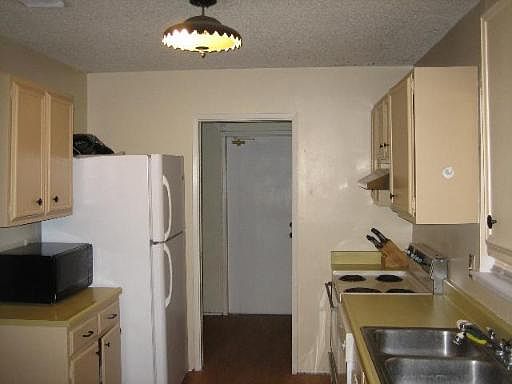 4th image of 12206 LA CHARCA DR