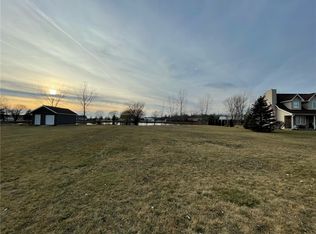 16 Nightingale Cir, Camargo, IL 61919