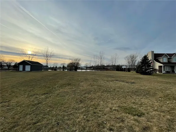 16 Nightingale Cir, Camargo, IL 61919