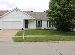 545 Rancho Ln, Florissant, MO 63031