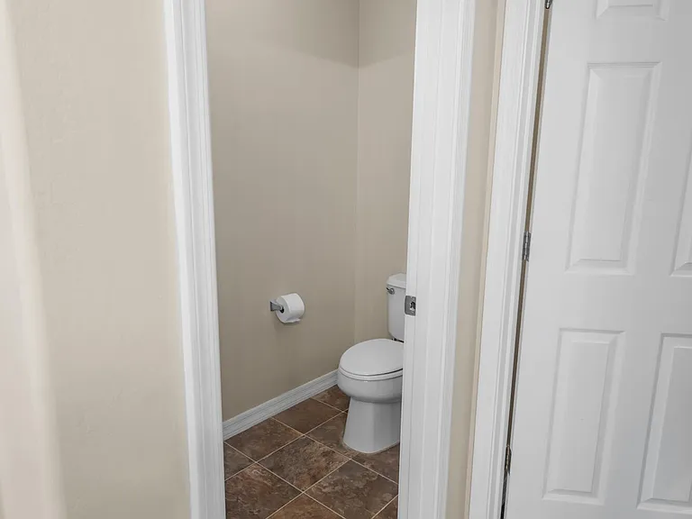 2501 S 255th Dr — Photo 19