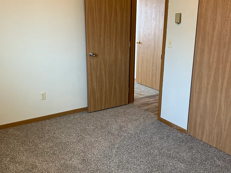 Oak Knoll Complex — Photo 12