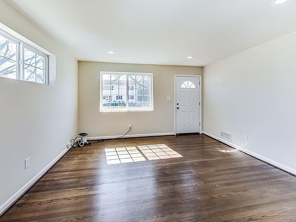 2nd image of 4617 Creek Shore Dr