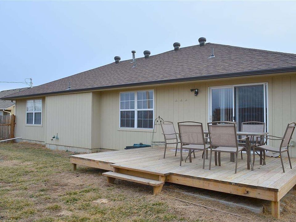 2nd image of 3703 NW Cherry Creek Dr