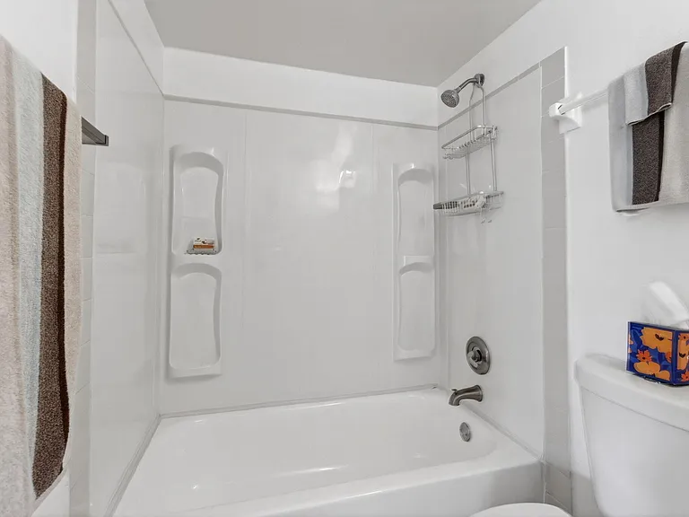 600 SW 2nd Ave #240 — Photo 12