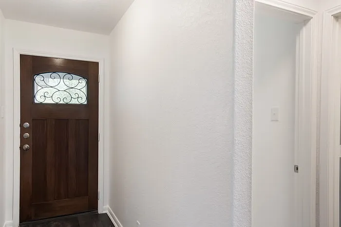 3 bed, 2.0 bath, 1553 sqft, $1,695 — Photo 3