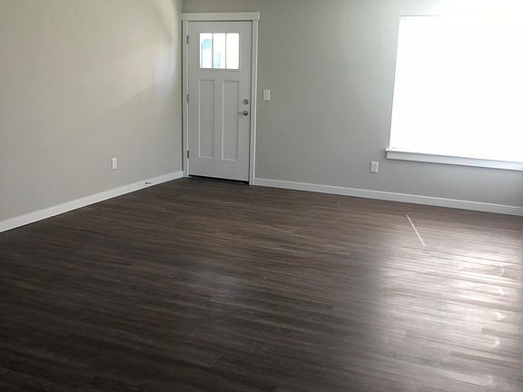 3rd image of 107 W 5th St