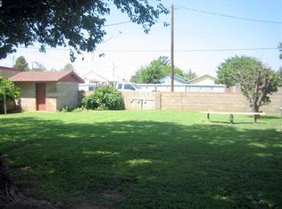 210 2nd St, Farwell, TX 79325