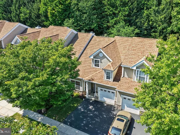 45 Dresner Cir, Upper Chichester, PA 19061