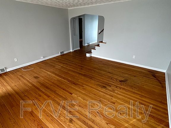5th image of 3802 Lincoln Ave