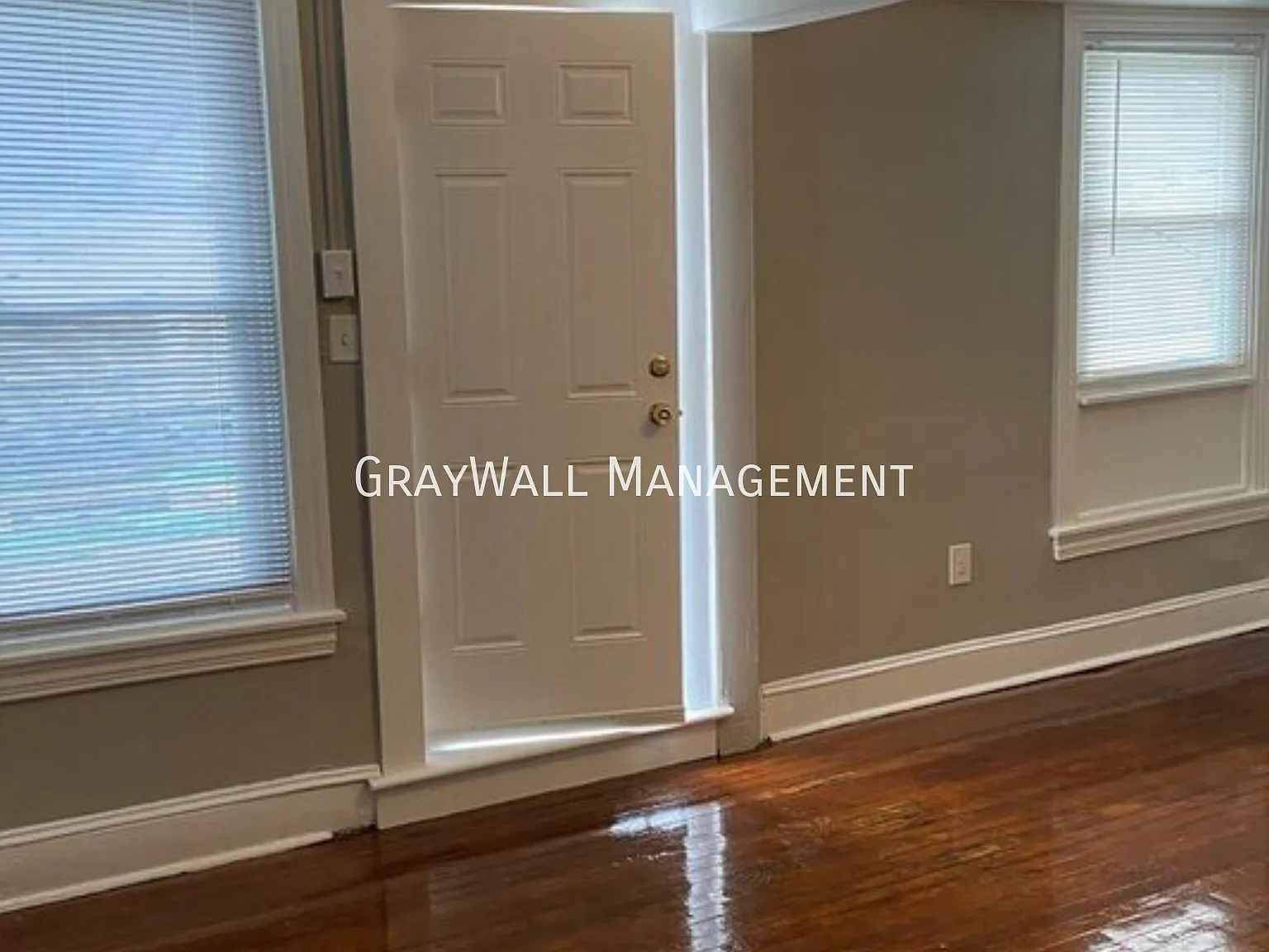 $2,400 - 2 Bedroom 1 Bathroom Apartment — Photo 4