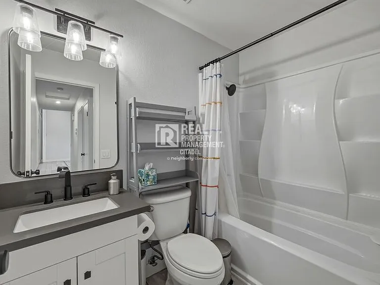 1027 E Palm Ave — Photo 17