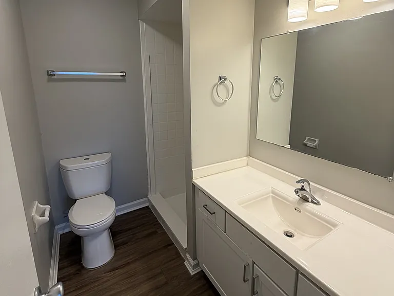 7 Pointe Apartments — Photo 46