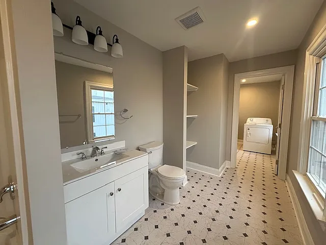 160 W Main St #2 — Photo 22
