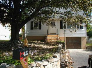 1846 Stratfield Rd, Fairfield, CT 06825