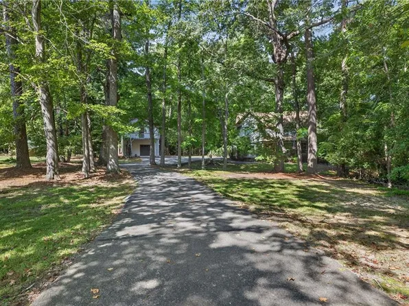 23285 Lake Shores Ct, Carrollton, VA 23314