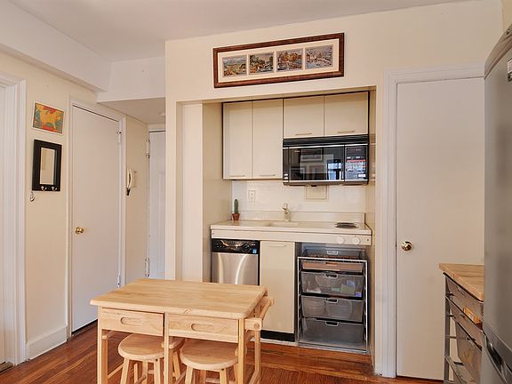 2nd image of 5 Tudor City Pl APT 1007